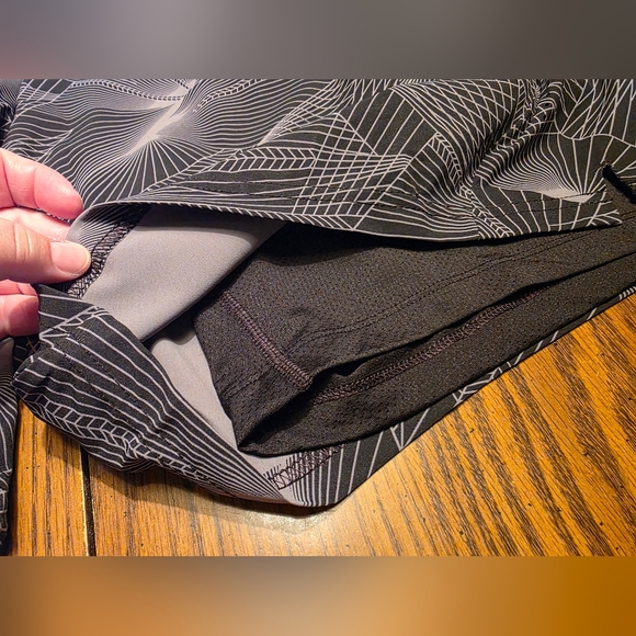 Athletic Works Men's and Big Men's 2 in 1 Gym Shorts with Liner, 8" Inseam - Picture 2 of 8